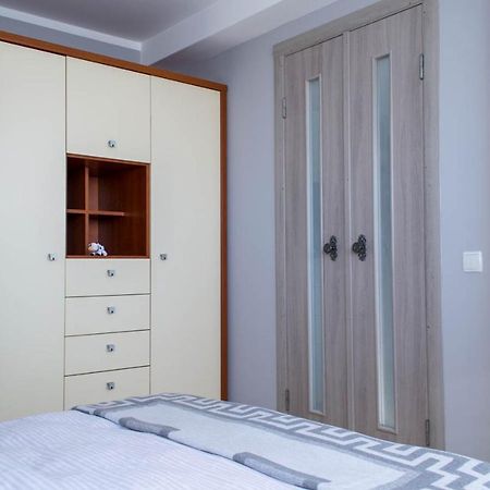 Cozy 2-Room Apartment On Zhvanetsky Boulevard Odesa Exterior foto
