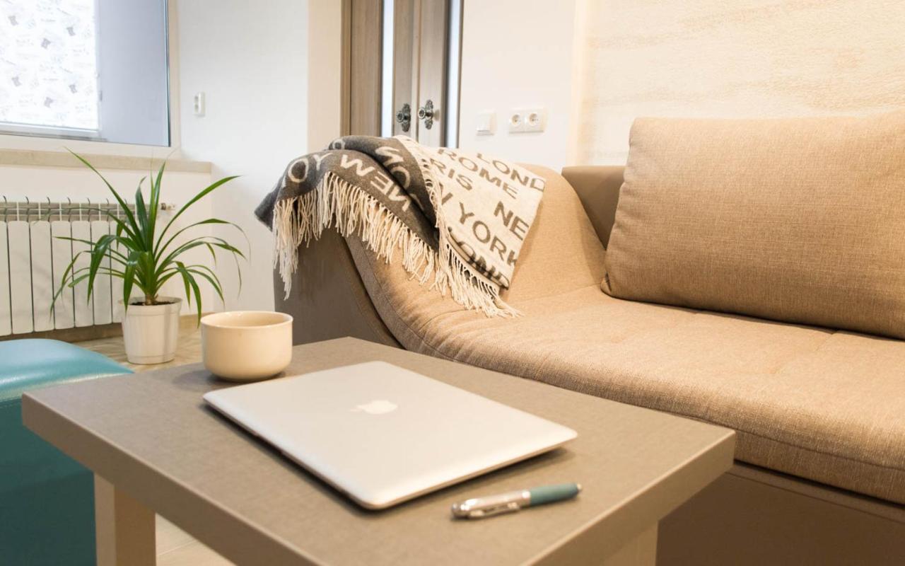 Cozy 2-Room Apartment On Zhvanetsky Boulevard Odesa Exterior foto